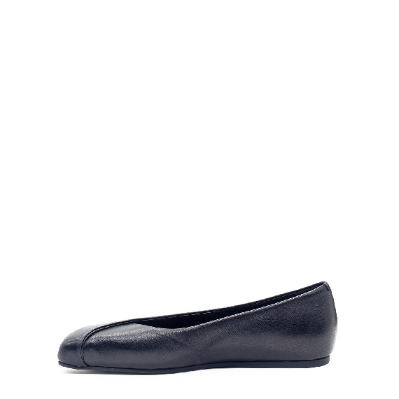 G34 Square – Black pleated ballerina  