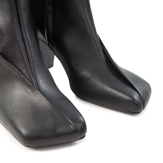H08 Panton – Black folded ankle boot  