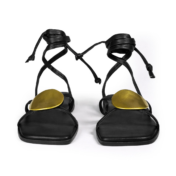 G42_Square open<br>Sandal black with maxi stud
