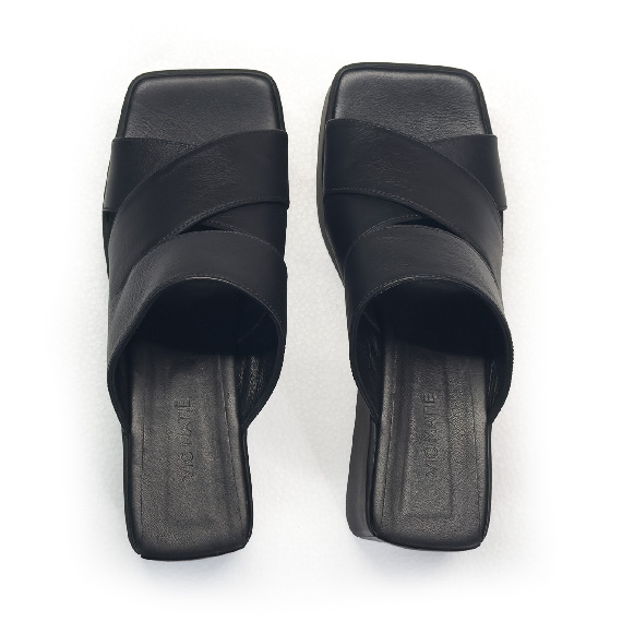 K10_Block<br>Wedge sandal with straps black